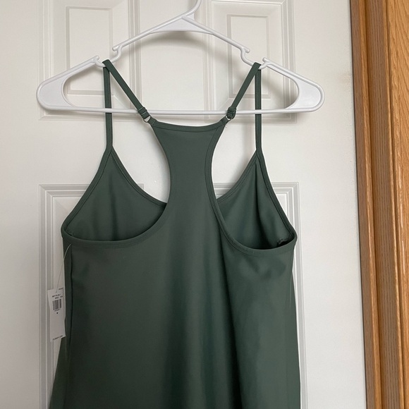 Old Navy Powersoft Go-Dry Racerback Dress Green Size Medium - Picture 9 of 9